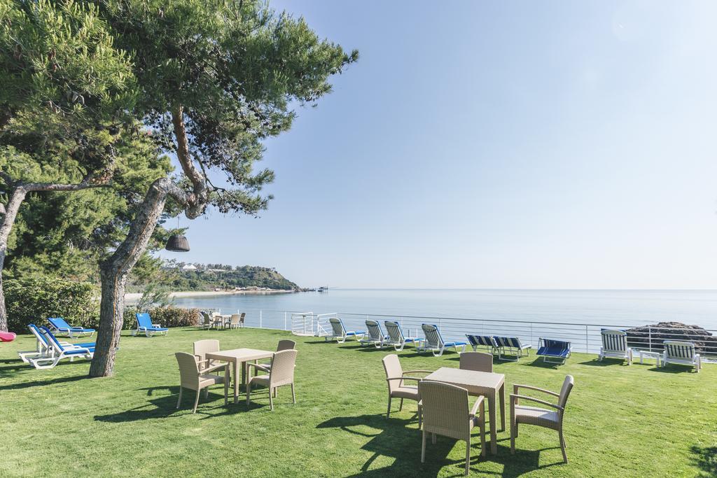 Villa Vignola Hotel Vasto Exterior photo